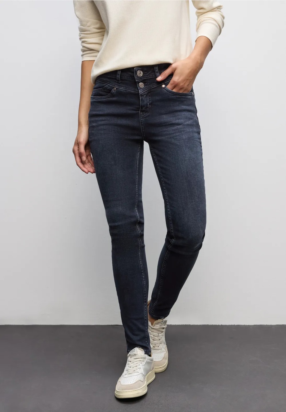 A379541__172 32 blue black washed__1__20251009151352250.jpg_ORGA_HUB