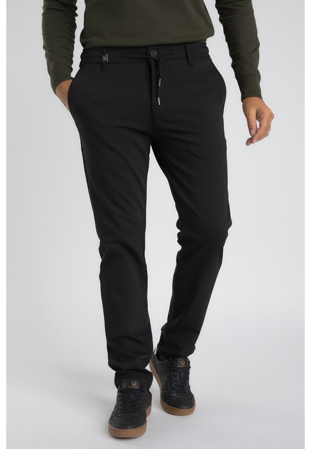 JAISKY__NOIR__1__20251023100032261.jpg_ORGA_HUB