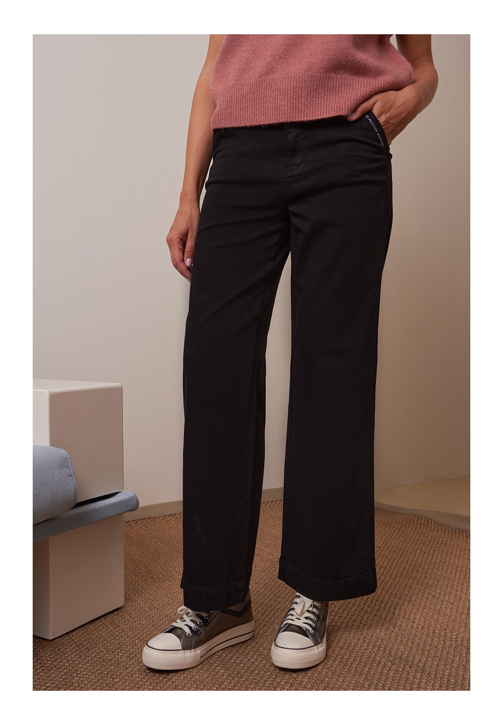 V14B013NR__NOIR__1__20260114102344422.jpg_ORGA_HUB