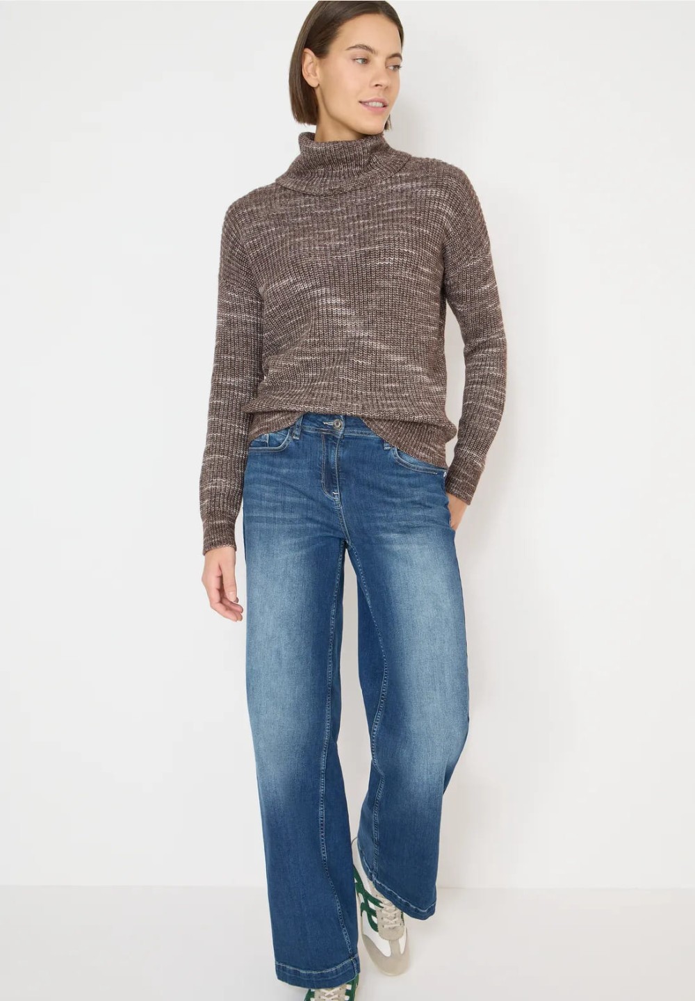 B303704__27571 urban taupe mela__1__20260205115607148.jpg_ORGA_HUB