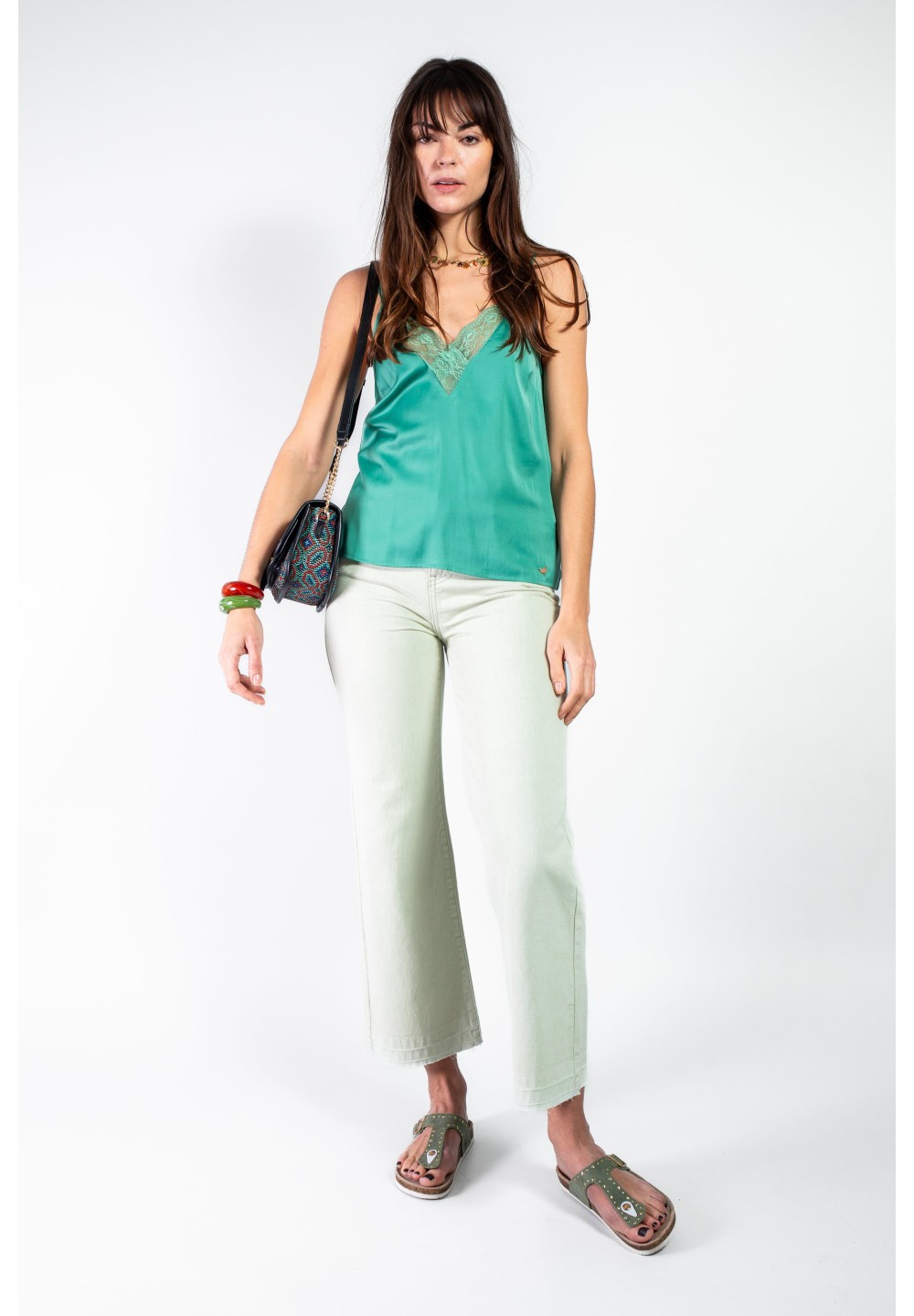 V18B021__ ABSINTHE __1__20260306140616858.jpg_ORGA_HUB